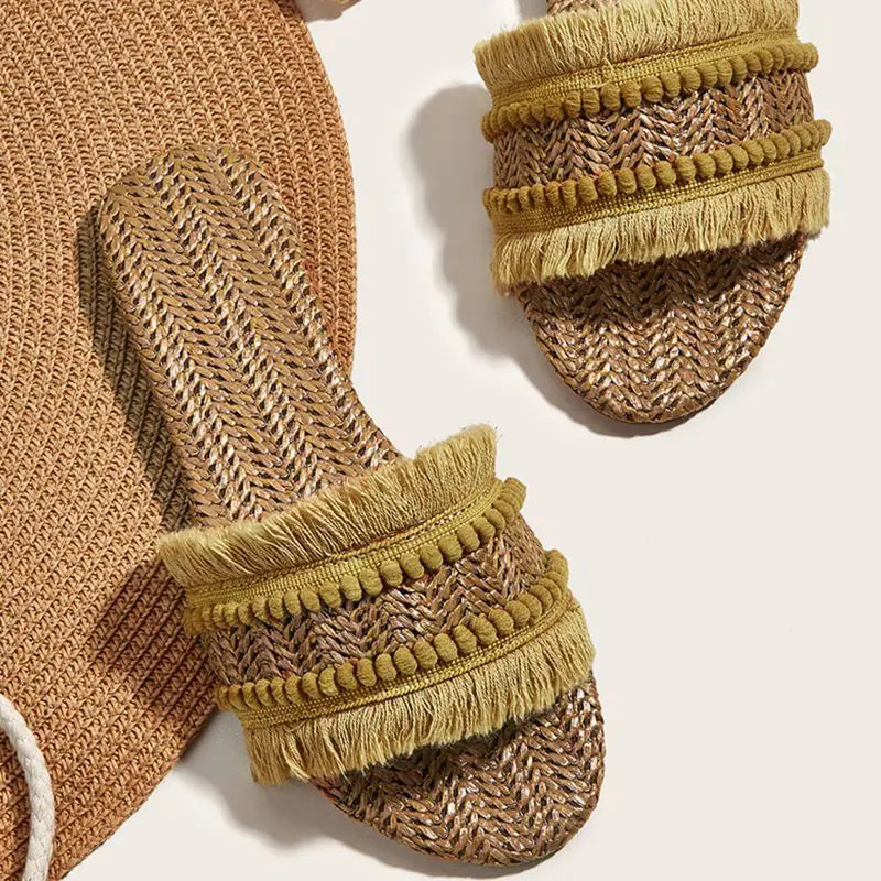 2023 Summer Plus Size Women’s Flat Slippers with Tassels